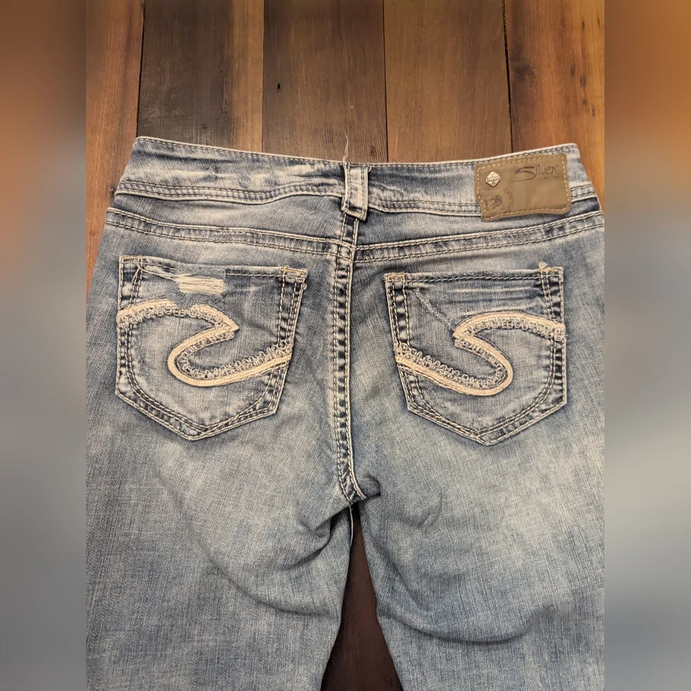 Silver Jeans Suki Mid Capri Light Wash 27x22.5 Distressed‎ Women's Super Stretch